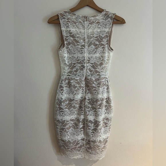 Guess Bodycon Floral Lace Mini Dress, Size XS, Nude/Off White - Picture 2 of 10